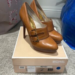 MICHAEL Michael Kors brown. Double monk strap leather heels. Platform.Size 9M